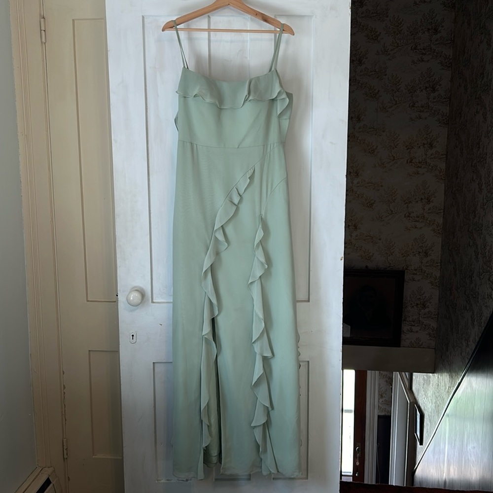 Azazie Barbie sage green bridesmaid dress size A8. Worn once 😉.